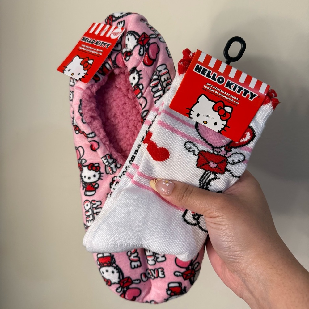Hello Kitty 2023 Valentines Slipper & Socks Set